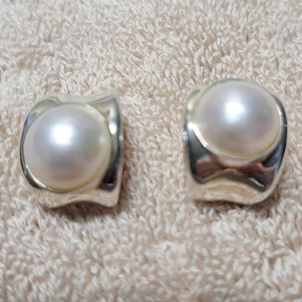 Mabe pearl earrings white with omega backs 14 mm pearls